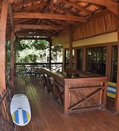 Casa Aura’s: Beachfront Premium Hostel / B&B