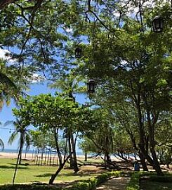 Casa Aura’s: Beachfront Premium Hostel / B&B